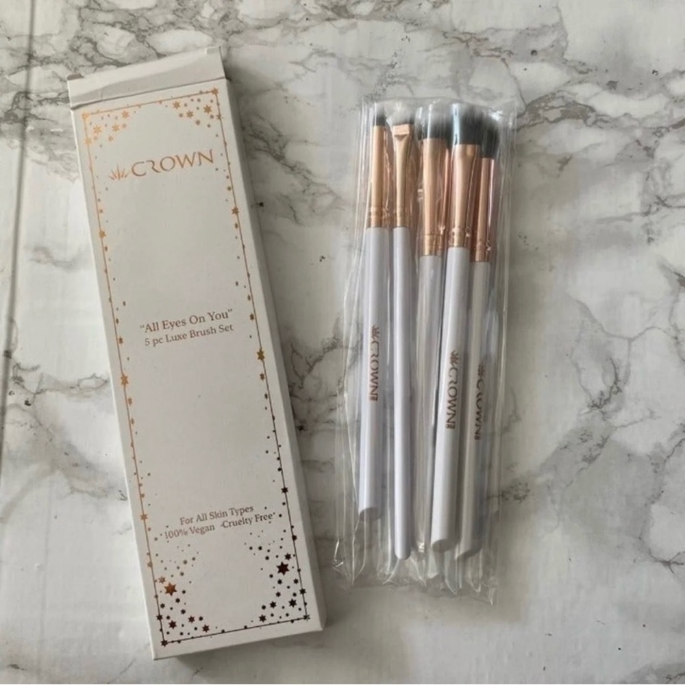 crown all eyes on you 5pc brush set Dec sale